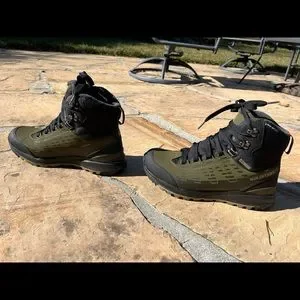 Salomon | Shoes | Great Condition Mens Climatherm Hd  display picture 1